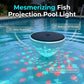 🔥Desconto de 50% no último dia!🔥Luz solar flutuante para piscina com projeção de peixe