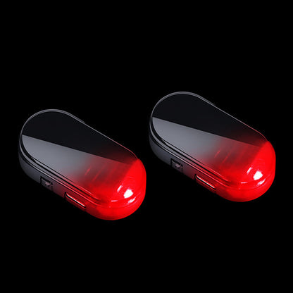 🥳💞Mais de 50 mil unidades vendidas! 🚗🌞 Luz antirroubo solar para automóveis – carregada por energia solar e USB, pisca automaticamente à noite.  Dissuade os ladrões sem necessidade de cabos. Resistente ao calor, basta colar e pronto! 🛡️💡